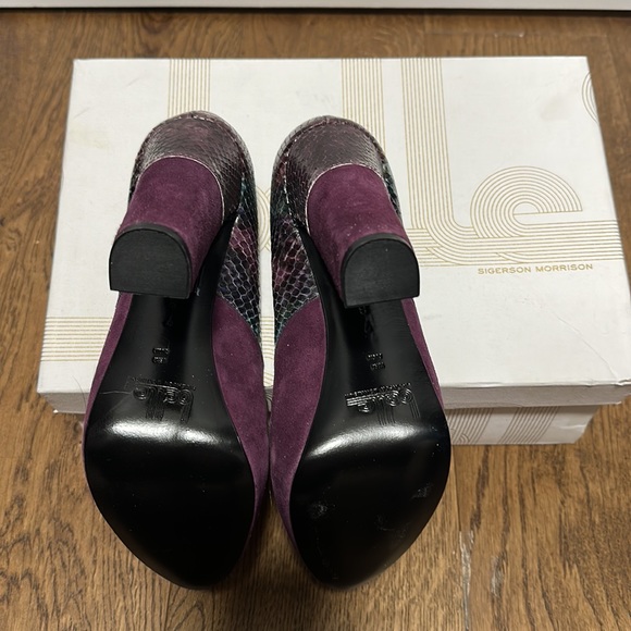 Belle by Sigerson Morrison Heels - Picture 2 of 4